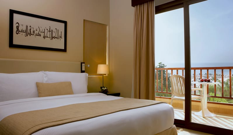 middle-east-holidays-ras-al-khaimah-the-cove-rotana-resort-sea-view -one-bedroom-villa